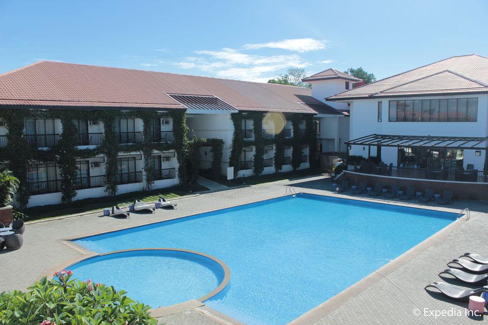 Ilocos Norte Hotel & Convention Center Лаолаг Екстериор снимка