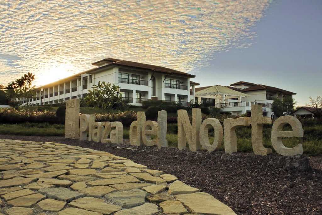 Ilocos Norte Hotel & Convention Center Лаолаг Екстериор снимка