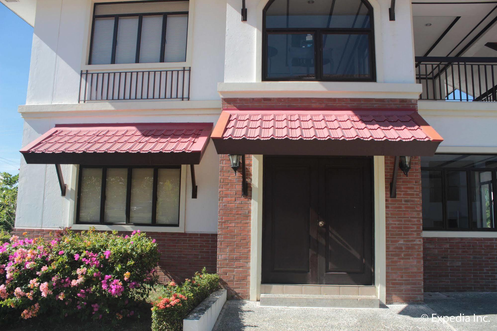 Ilocos Norte Hotel & Convention Center Лаолаг Екстериор снимка