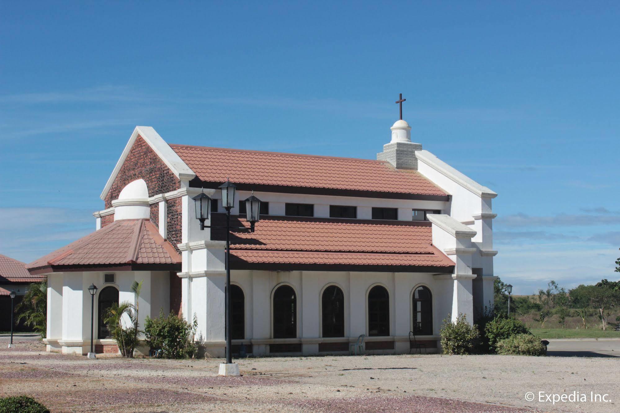 Ilocos Norte Hotel & Convention Center Лаолаг Екстериор снимка
